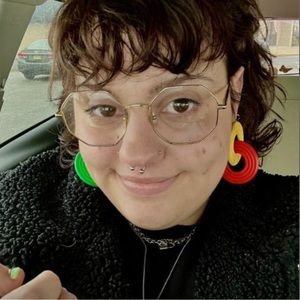 Meet your Posher, Em